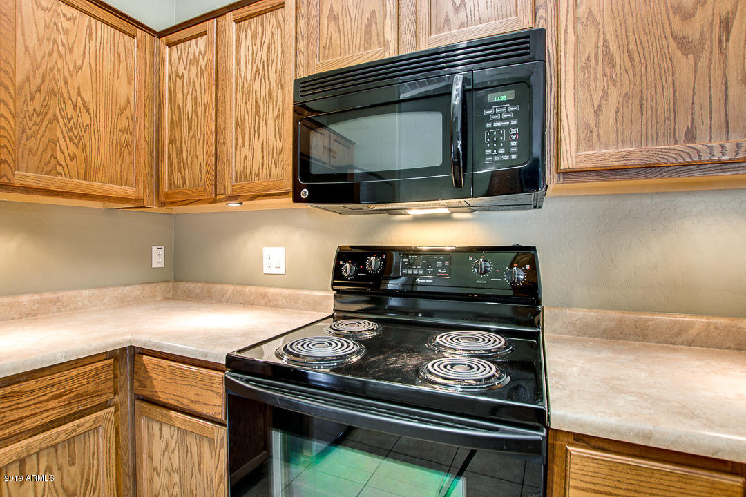 2150 East Bell Road, Unit 1005 Phoenix, AZ 85022 - Photo 16 of 29 Kitchen