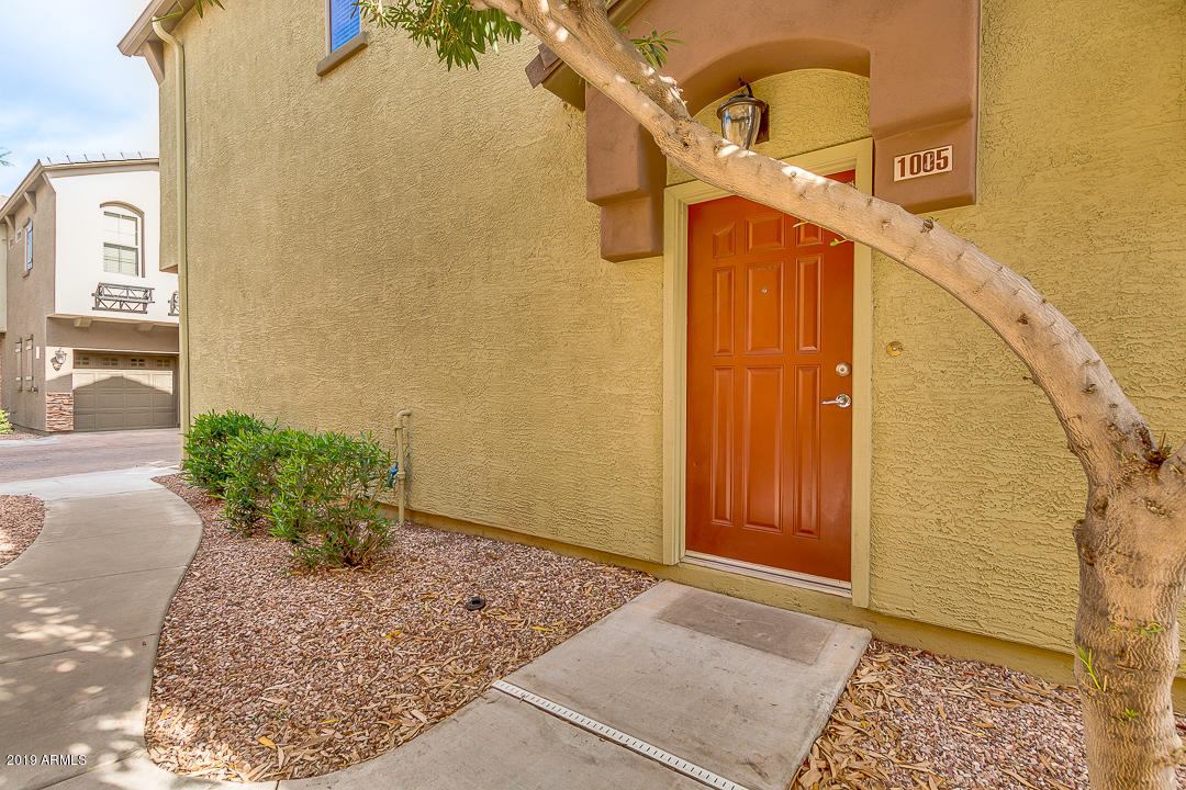 2150 East Bell Road, Unit 1005 Phoenix, AZ 85022 - Photo 3 of 29 Entry