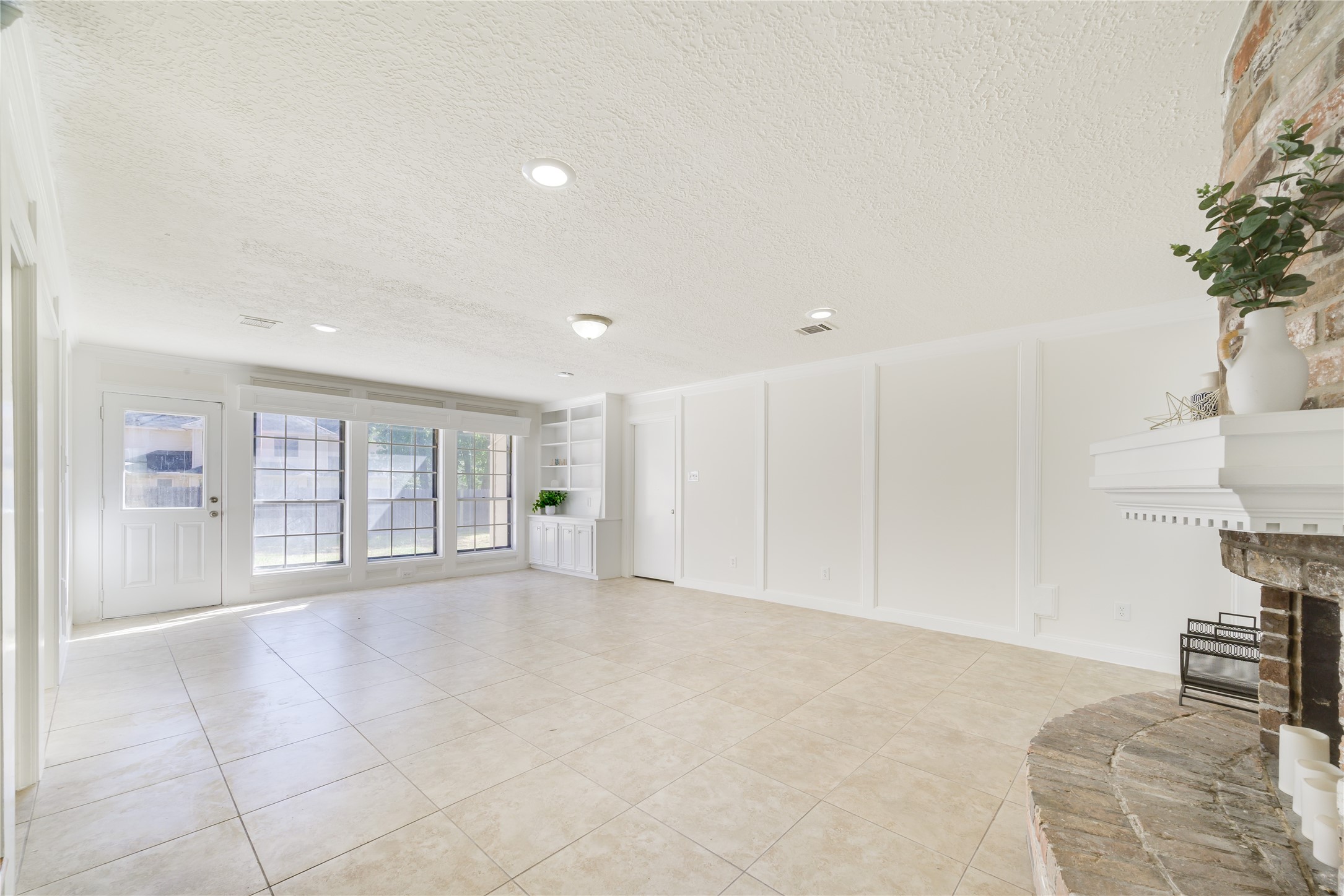 18318 Ella Boulevard Spring, TX 77388 - Photo 18 of 50 a view of an empty room with a window