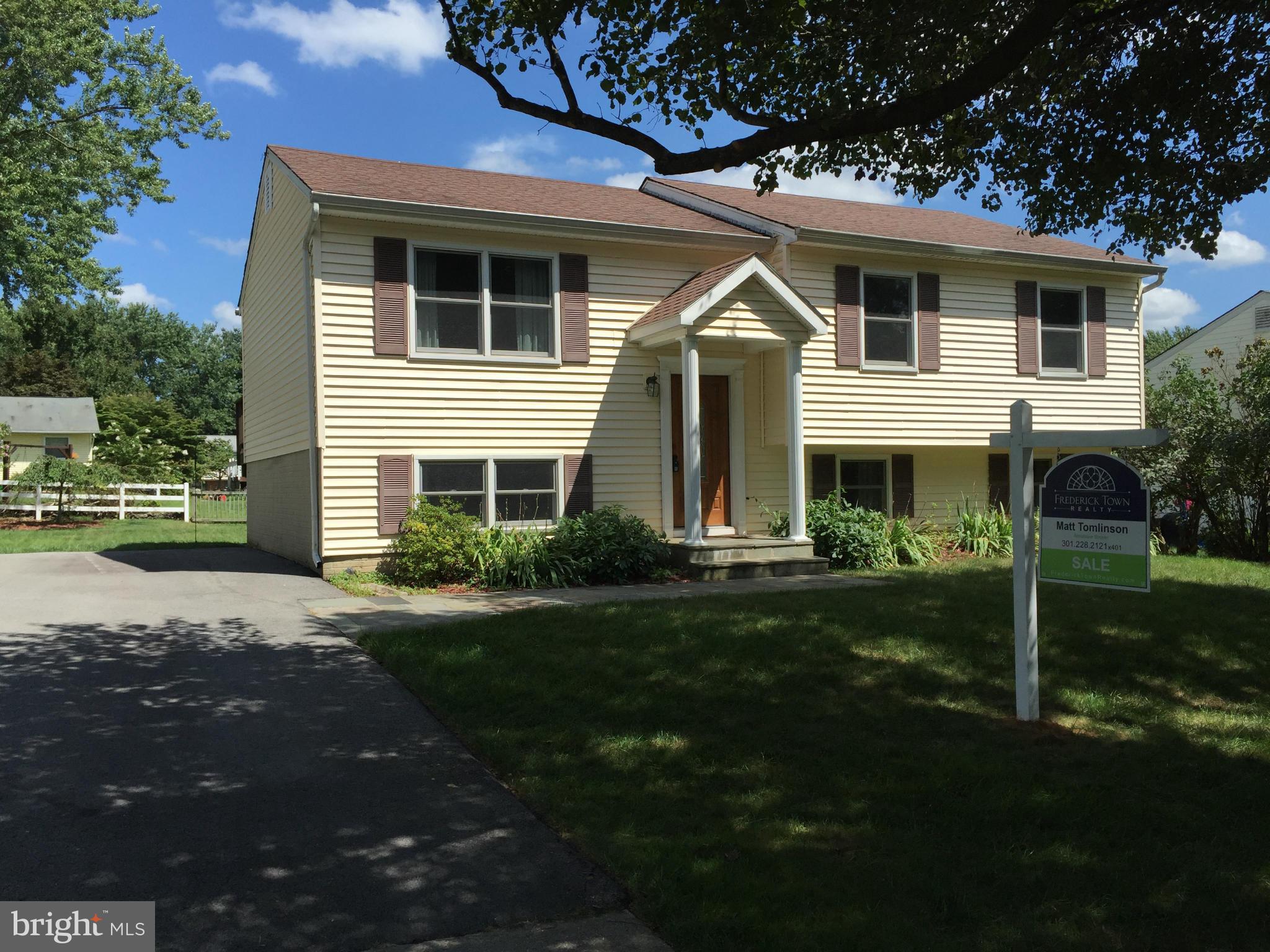 24129 Welsh Road Gaithersburg, MD 20882 - Photo 1 of 23 Exterior (Front)