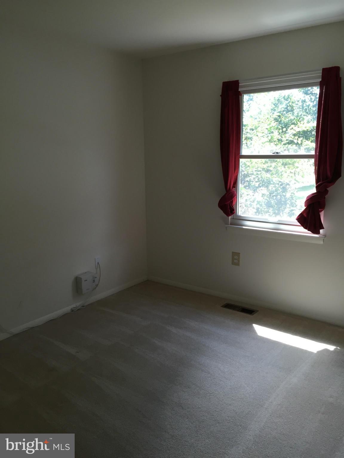 24129 Welsh Road Gaithersburg, MD 20882 - Photo 12 of 23 Bedroom 1