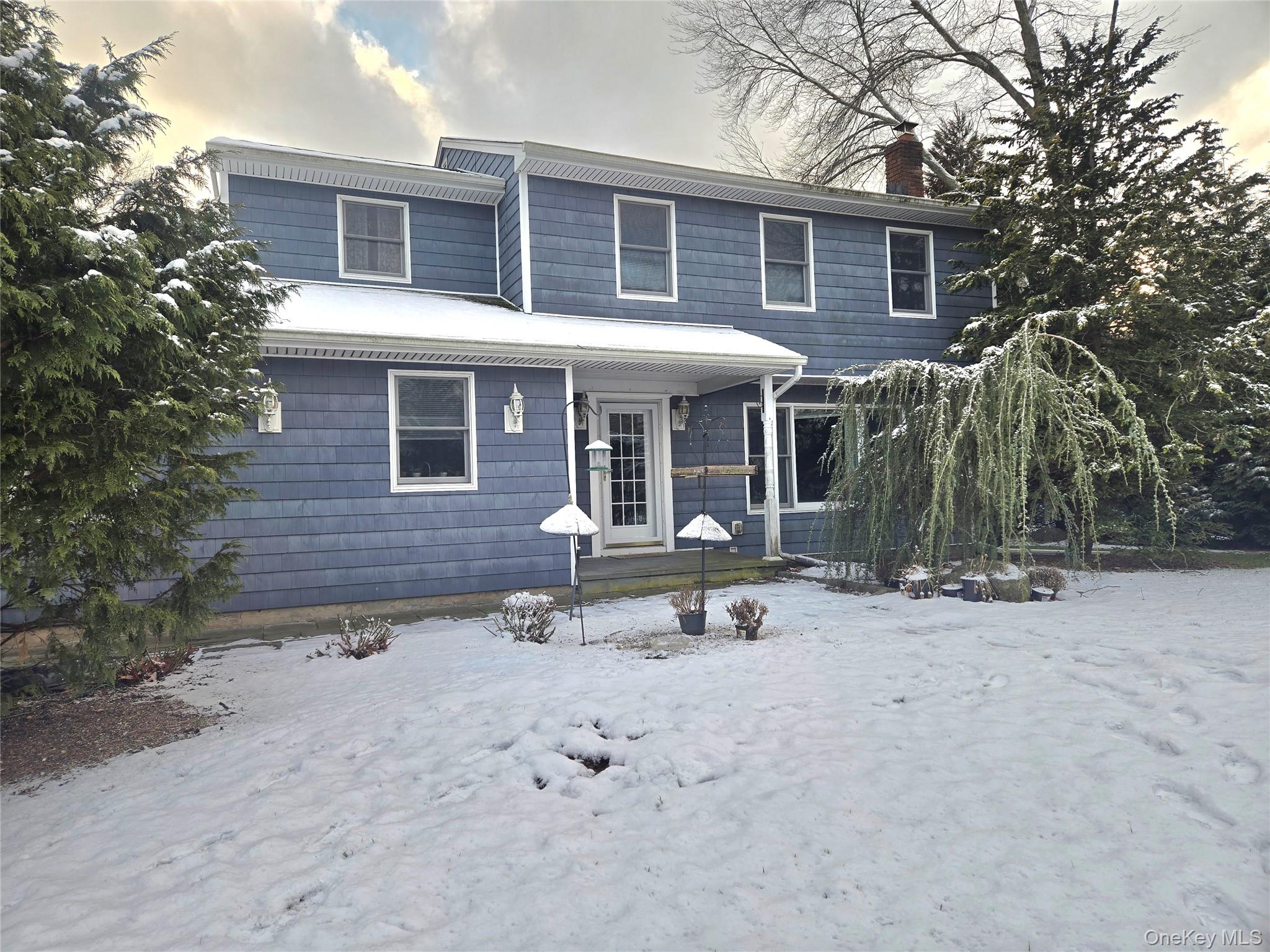 22 Rustic Road Yaphank, NY 11980 - Photo 3 of 35 Traditional-style house