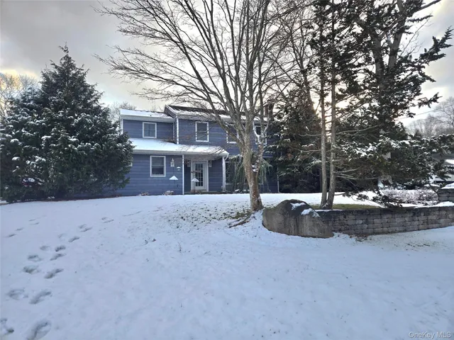 $675,000 | 22 Rustic Road, Yaphank, NY 11980