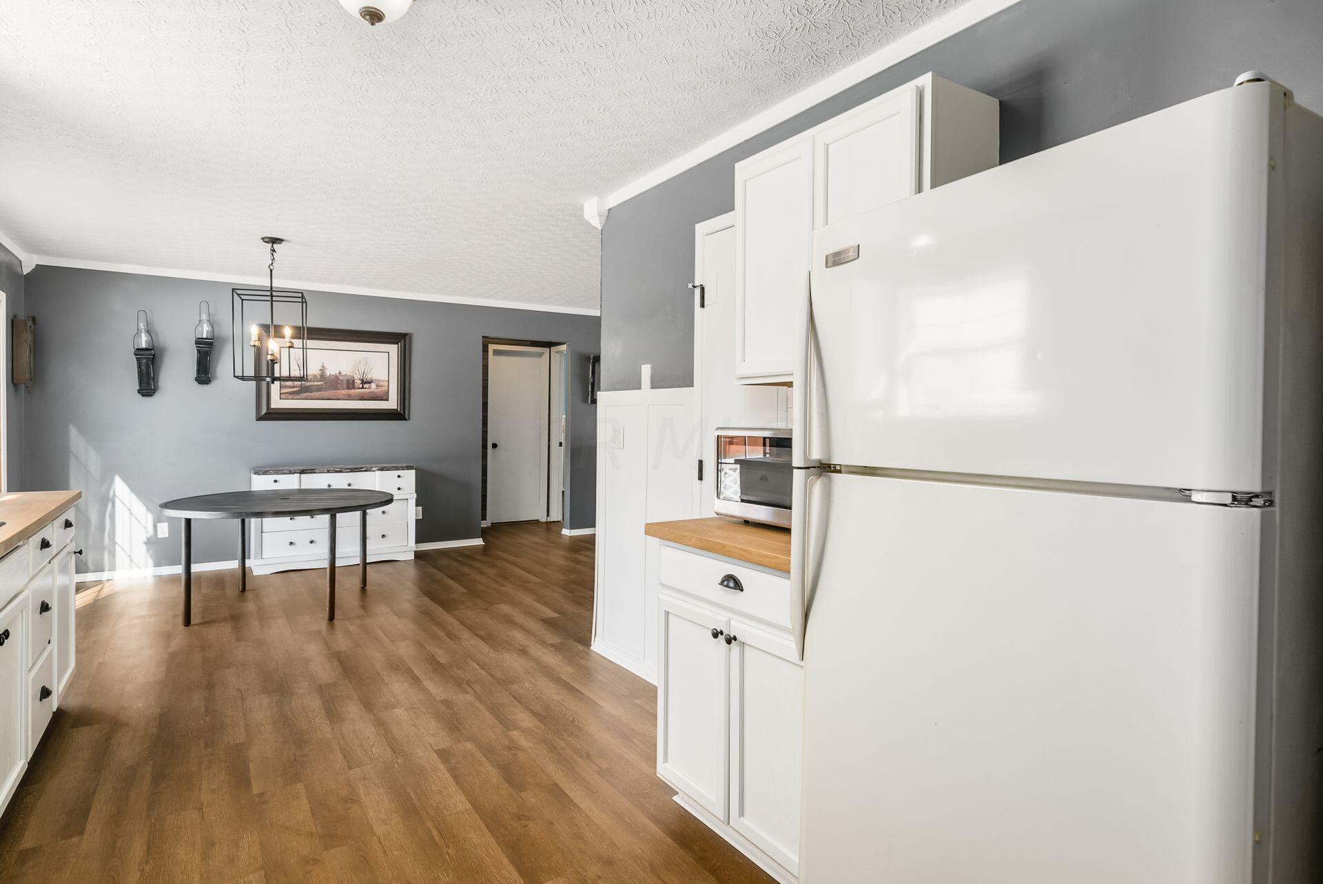 5040 Cook Road South Bloomfield, OH 43103 - Photo 20 of 42 Kitchen