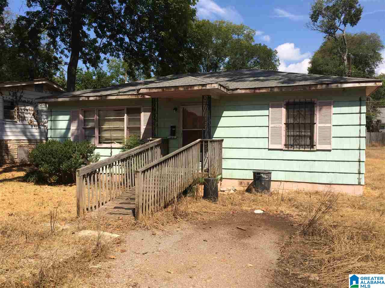 213 27th Street Southwest Birmingham, AL 35211 - Photo 2 of 7