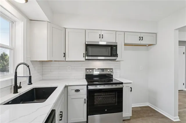 $344,999 | 14204 West 63rd Street, Shawnee, KS 66216