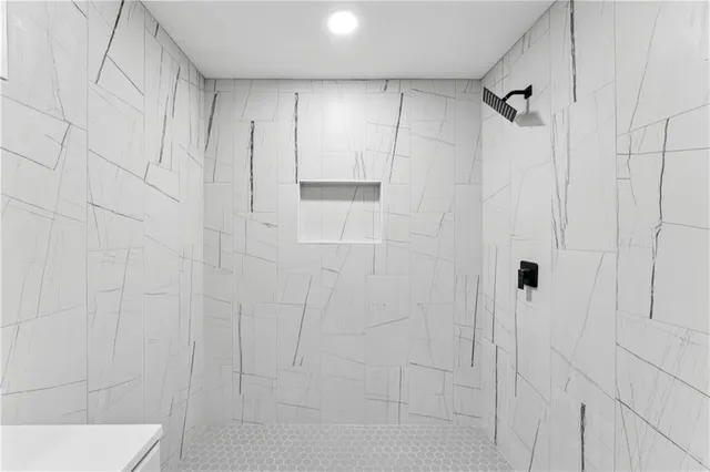 $344,999 | 14204 West 63rd Street, Shawnee, KS 66216