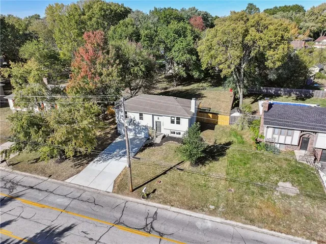 $344,999 | 14204 West 63rd Street, Shawnee, KS 66216