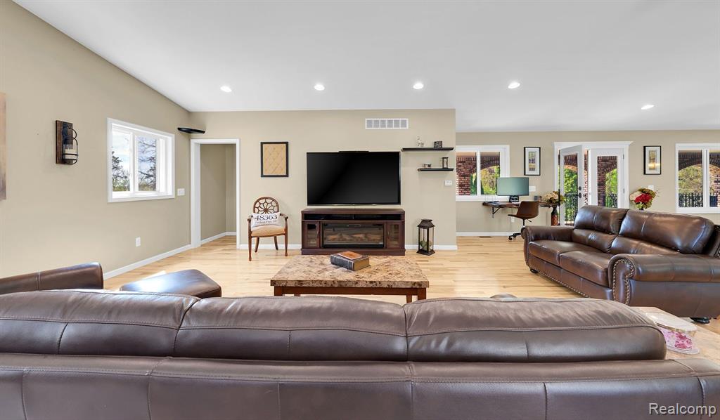 607 Letts Road Oakland, MI 48363 - Photo 13 of 83