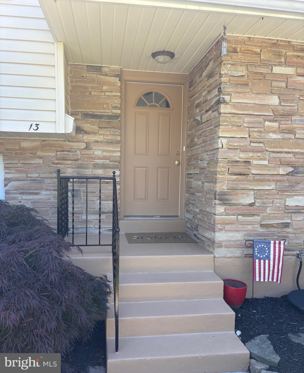13 Hillcroft Road Newark, DE 19711 - Photo 5 of 30 Entry Exterior
