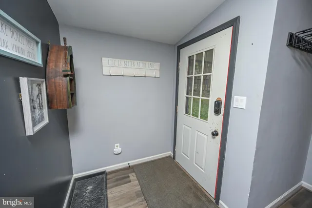 a view of utility room