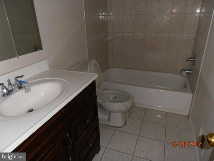 2718 Hunters Gate Terrace Silver Spring, MD 20904 - Photo 12 of 17 Bath