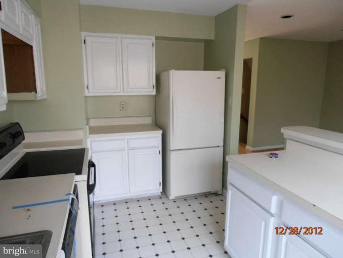 2718 Hunters Gate Terrace Silver Spring, MD 20904 - Photo 14 of 17 Kitchen