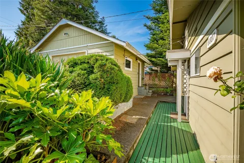 $875,000 | 6887 Holeman Avenue, Blaine, WA 98230