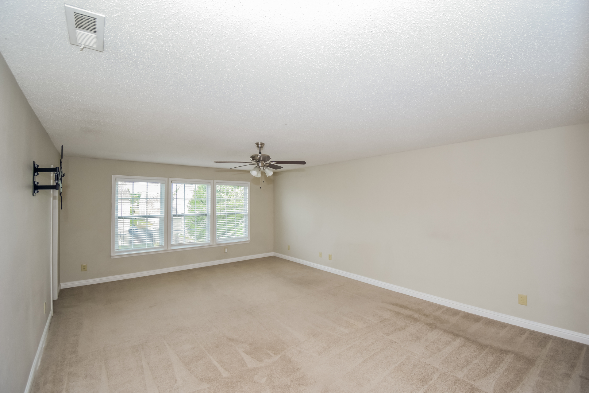 8208 Firefly Way Indianapolis, IN 46259 - Photo 10 of 17