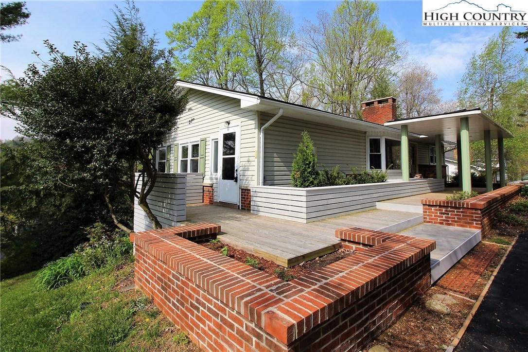 746 Stadium Drive Boone, NC 28607 - Photo 4 of 30 Gallery Image 4