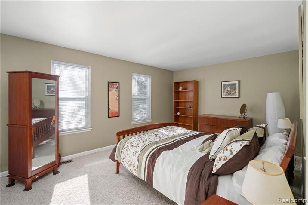 1220 Barneswood Lane Rochester Hills, MI 48306 - Photo 25 of 33