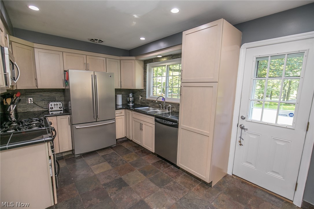 2166 Chestnut Road Seven Hills, OH 44131 - Photo 14 of 30 Gallery Image 14