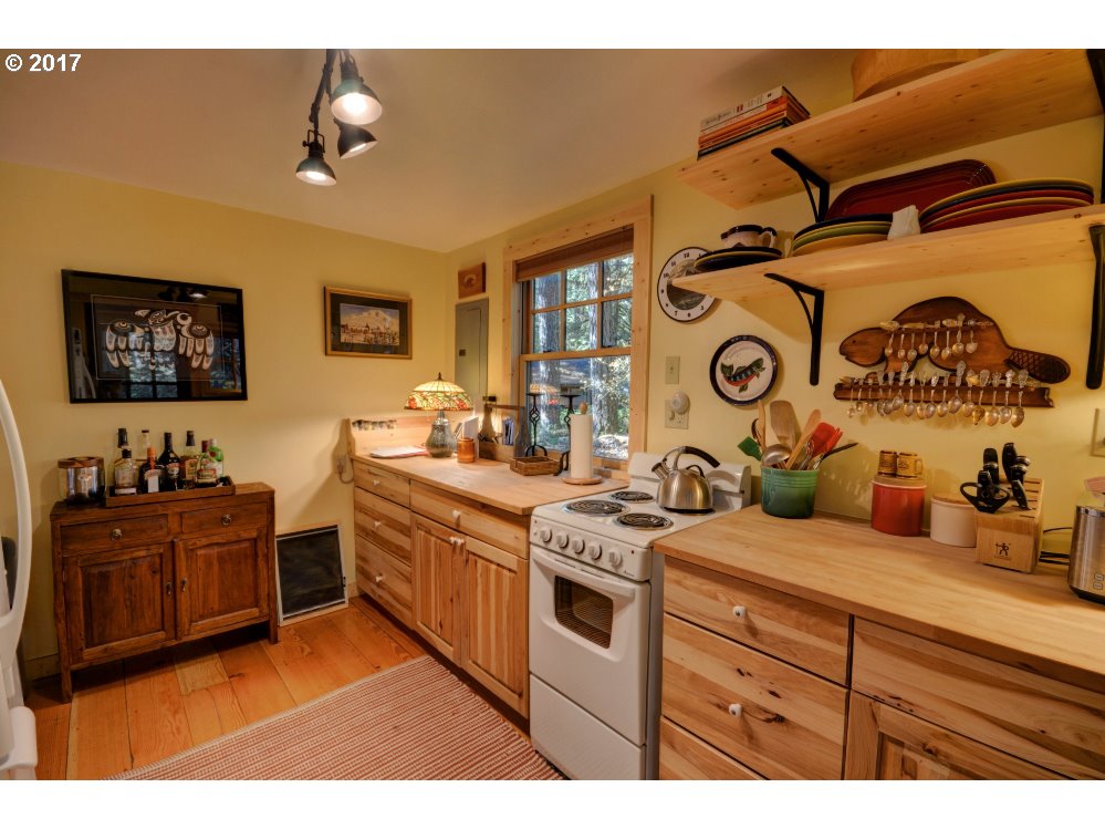 75940 Road 27 Rhododendron, OR 97049 - Photo 15 of 28 Gallery Image 15