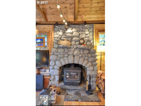 75940 Road 27 Rhododendron, OR 97049 - Photo 9 of 28 Gallery Image 9