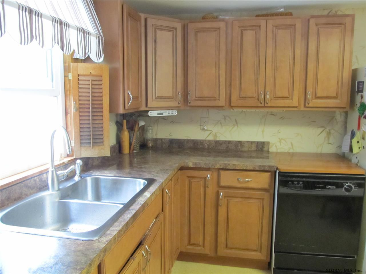 24 Nacy Road Queensbury, NY 12845 - Photo 6 of 41 Photo 6