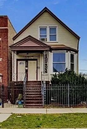 $1,900 | 2139 North Karlov Avenue, Unit 2, Chicago, IL 60639