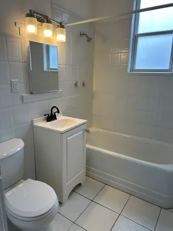 $1,900 | 2139 North Karlov Avenue, Unit 2, Chicago, IL 60639