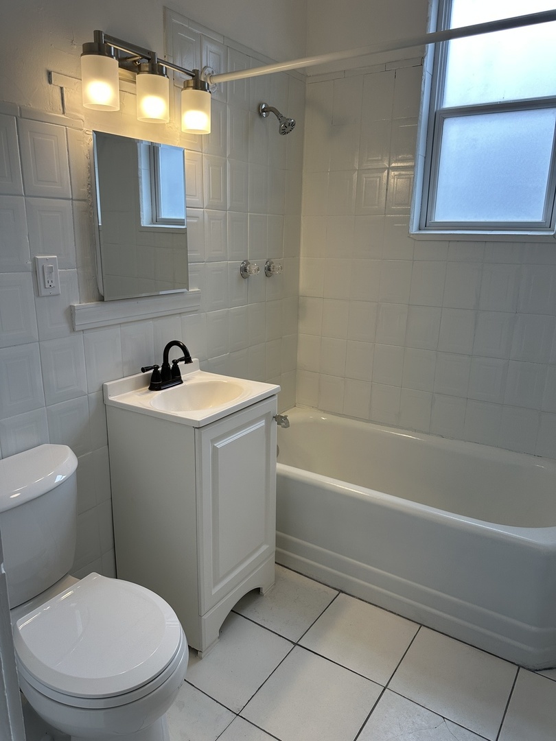 2139 North Karlov Avenue, Unit 2 Chicago, IL 60639 - Photo 6 of 9