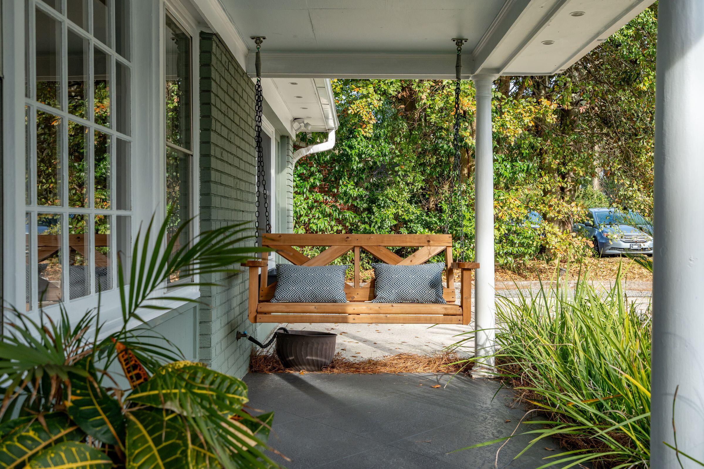 1446 Fort Johnson Road Charleston, SC 29412 - Photo 4 of 54 1446FtJohnsonRd-KeenEyeMarketing-006