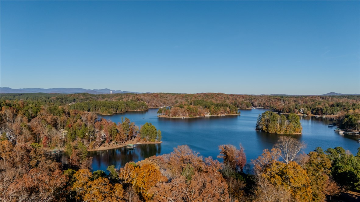 Interior Lake Keowee lot - close to boat access