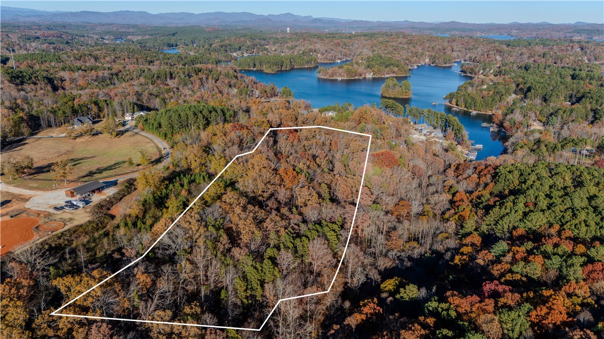 132 Sweetwater View Road Seneca, SC 29672 - Photo 2 of 16