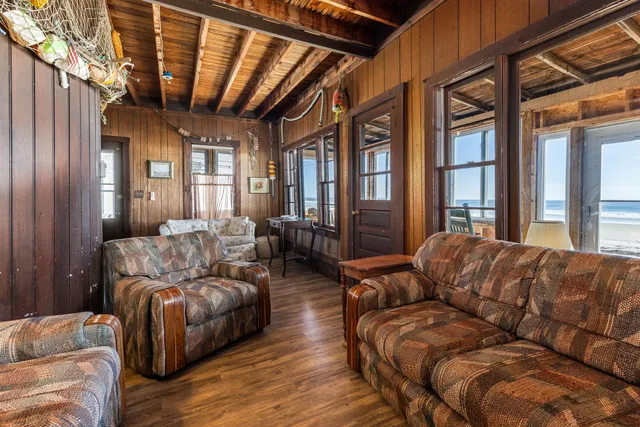 $1,395,000 | 229 Atlantic Avenue, Wells, ME 04090