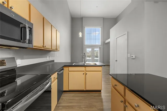 $263,500 | 200 South Kirkwood Road, Unit 320, Kirkwood, MO 63122