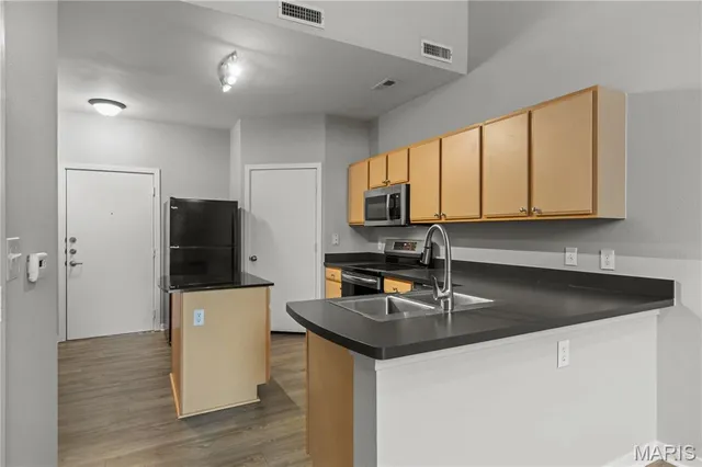 $263,500 | 200 South Kirkwood Road, Unit 320, Kirkwood, MO 63122