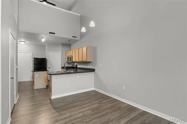 $263,500 | 200 South Kirkwood Road, Unit 320, Kirkwood, MO 63122