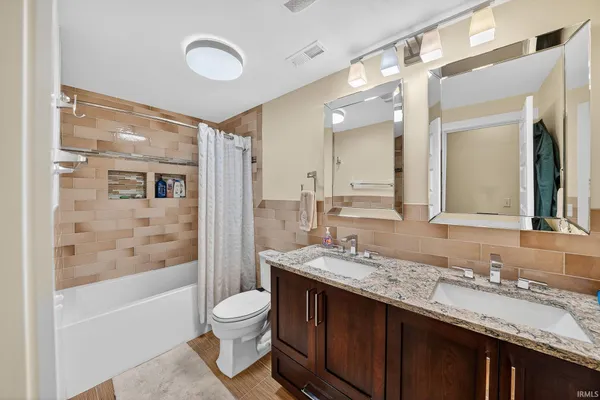 $975,000 | 7515 Toscana Court, Granger, IN 46530