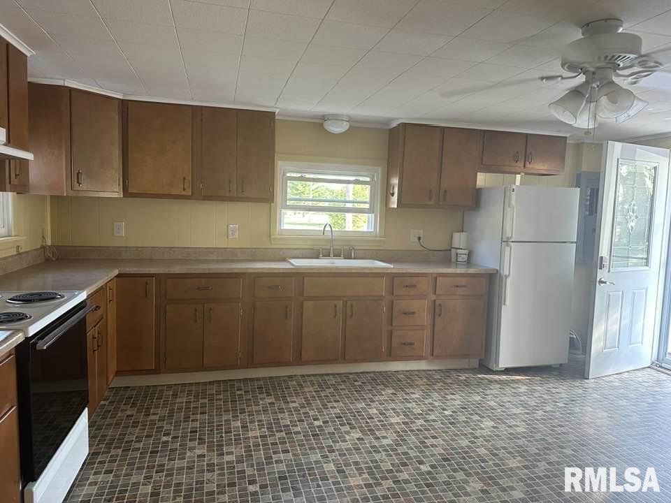 407 Prairie Mills Road Golden, IL 62339 - Photo 11 of 16 Gallery Image 11