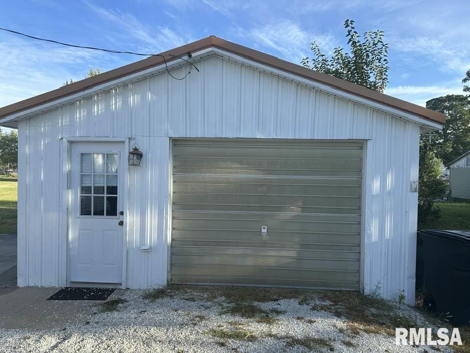 407 Prairie Mills Road Golden, IL 62339 - Photo 3 of 16 Gallery Image 3