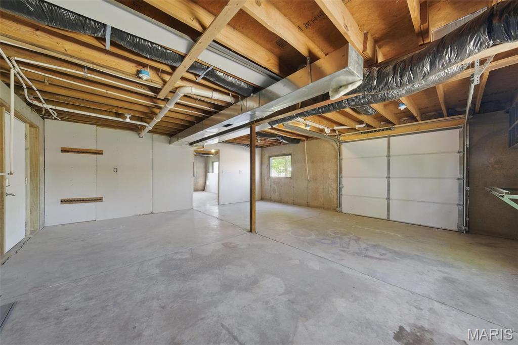 908 Railroad Avenue Foley, MO 63347 - Photo 29 of 37