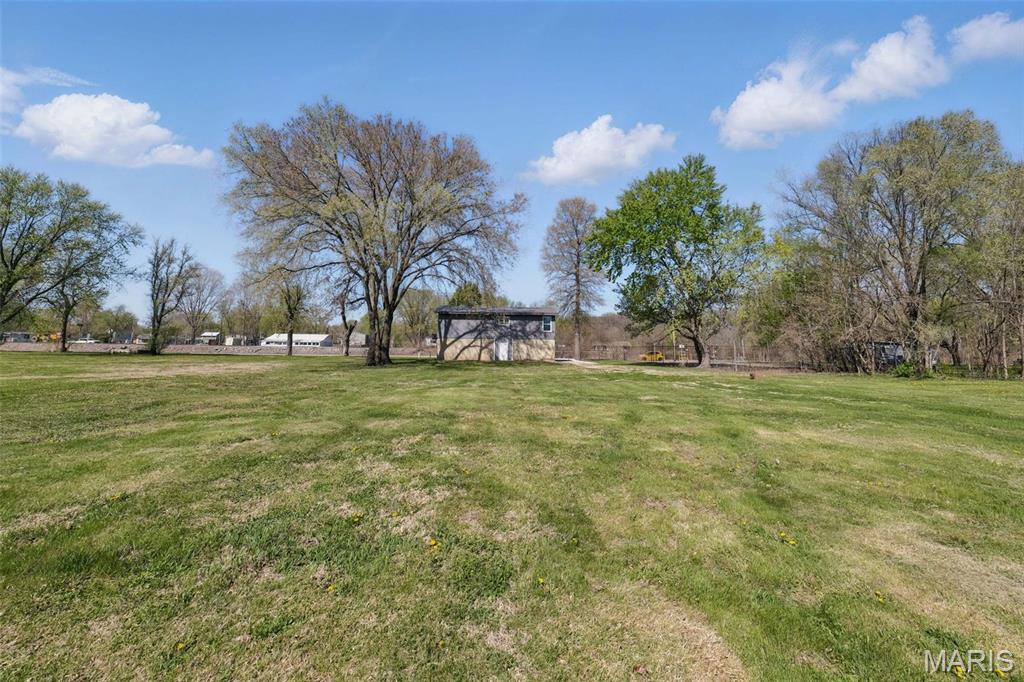 908 Railroad Avenue Foley, MO 63347 - Photo 34 of 37