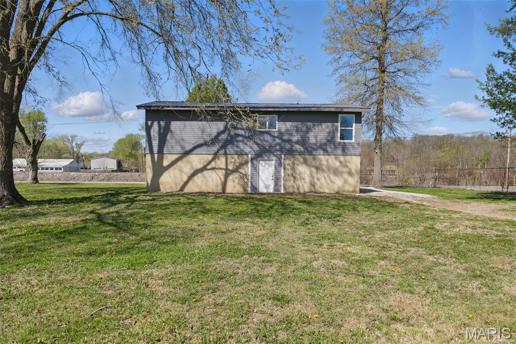 908 Railroad Avenue Foley, MO 63347 - Photo 35 of 37