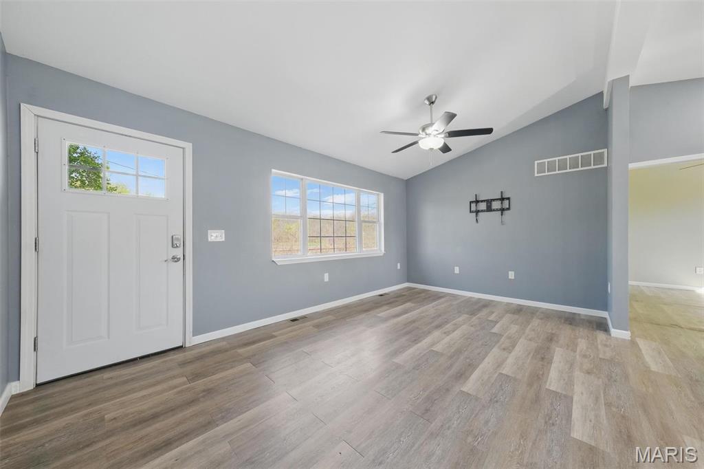 908 Railroad Avenue Foley, MO 63347 - Photo 8 of 37