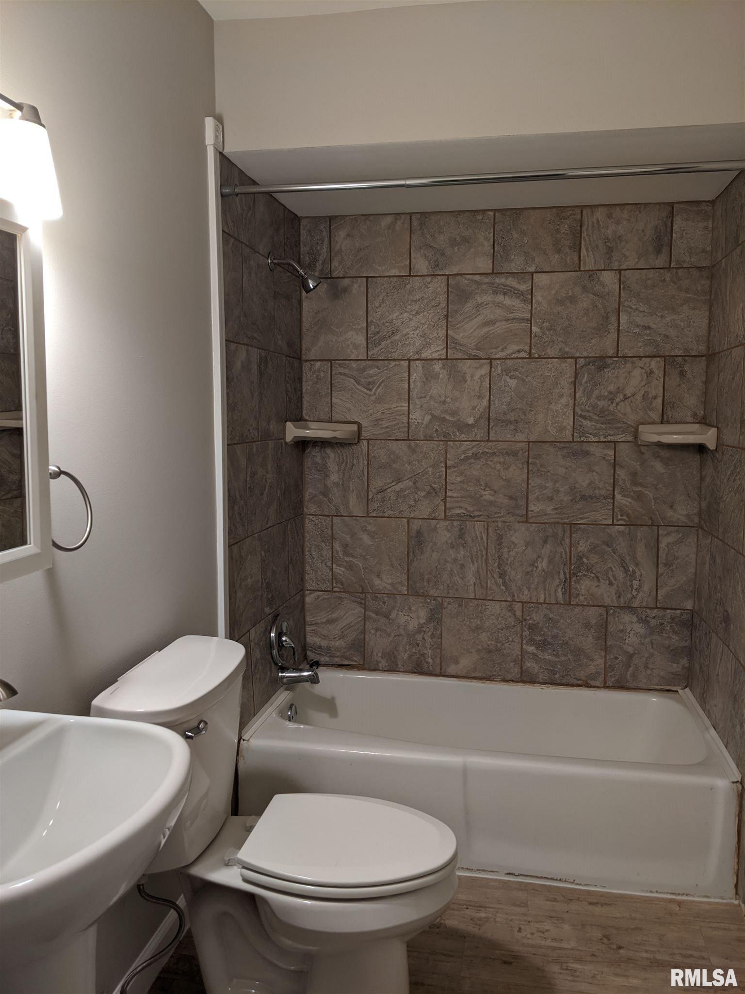 6204 West Fairview Road Peoria, IL 61607 - Photo 7 of 17