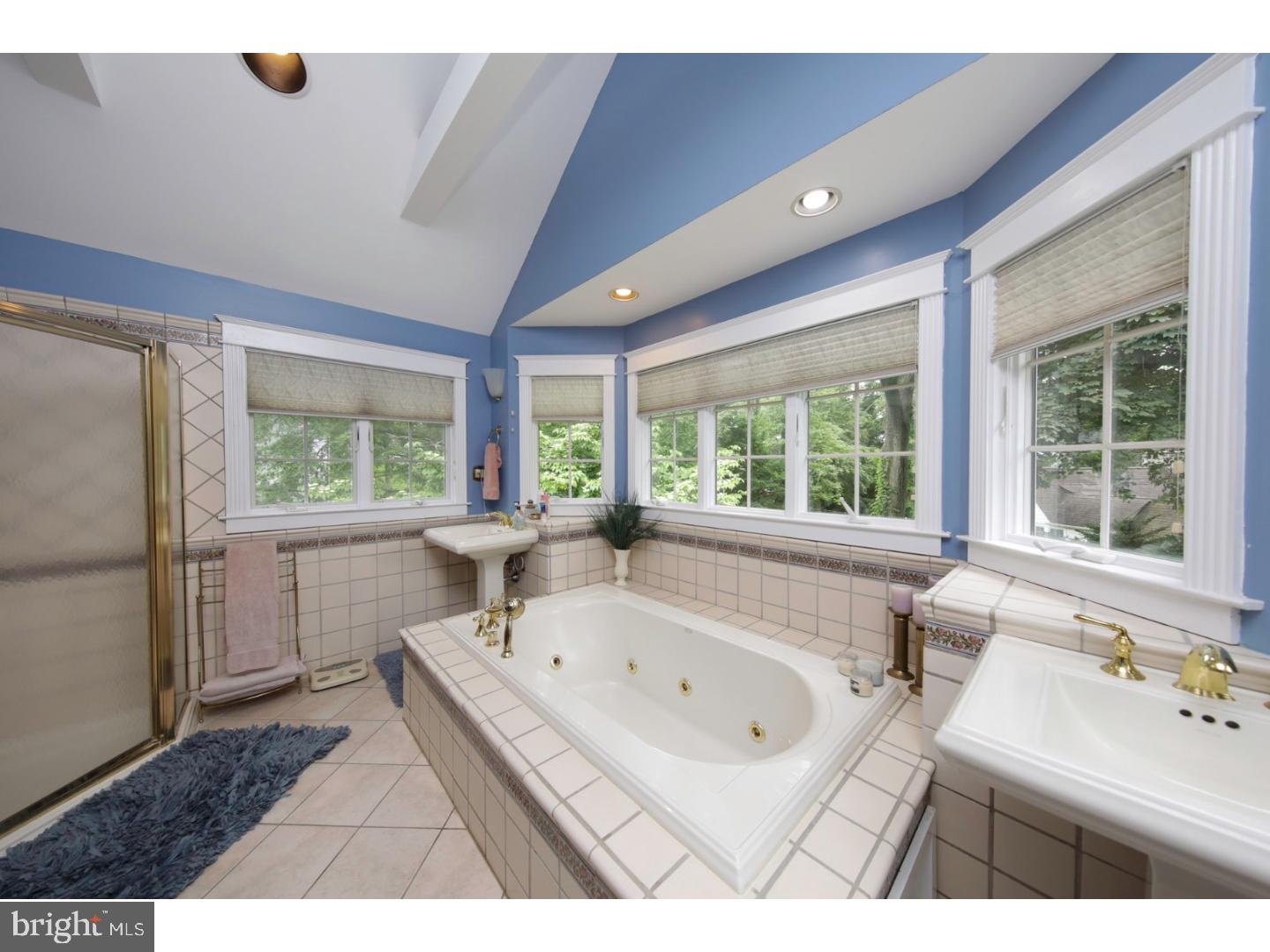 1055 Huntingdon Road Abington, PA 19001 - Photo 16 of 25 Master Bathroom