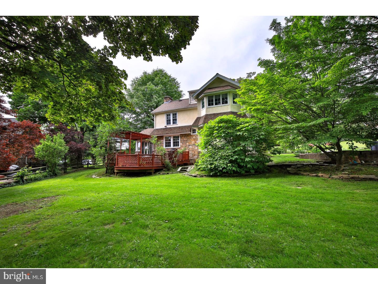 1055 Huntingdon Road Abington, PA 19001 - Photo 23 of 25 Exterior Back