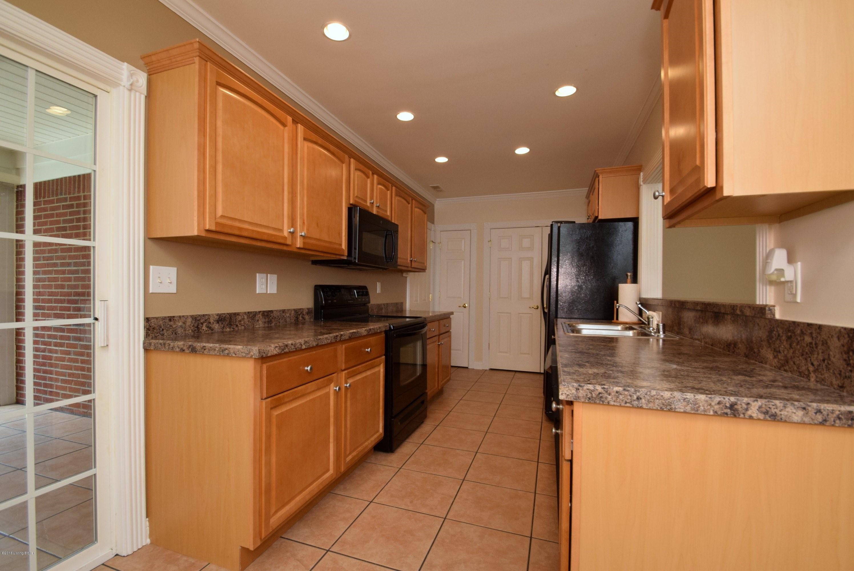 7820 Turtle Run Court Prospect, KY 40059 - Photo 7 of 18 007_Kitchen