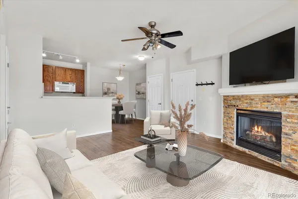 $284,900 | 15700 East Jamison Drive, Unit 4301, Englewood, CO 80112