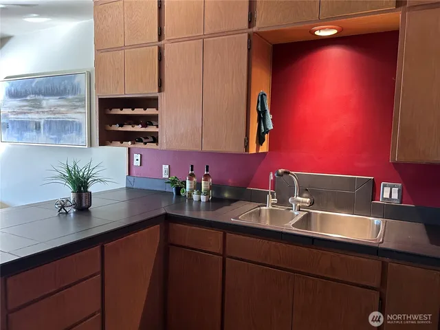 $849,950 | 620 West Mercer Place, Unit 2B, Seattle, WA 98119