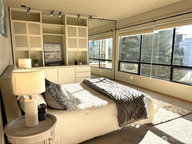 $849,950 | 620 West Mercer Place, Unit 2B, Seattle, WA 98119