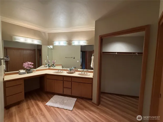 $849,950 | 620 West Mercer Place, Unit 2B, Seattle, WA 98119